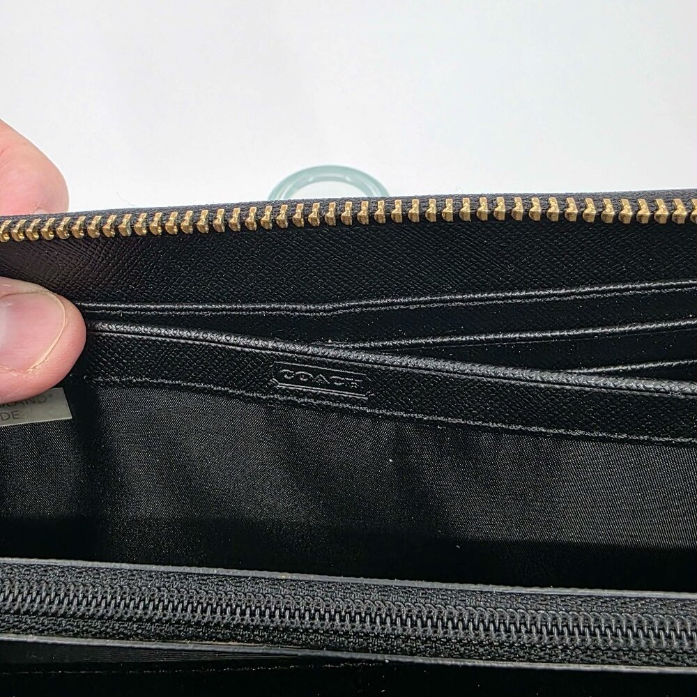 Coach Soho Black Leather Buckle Zip Around Accordion Wallet Gold Hardware - Picture 9 of 11